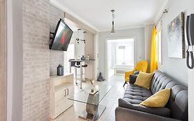 Modern Lifestyle Apt In The Heart Of The City